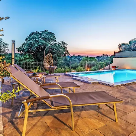 Nyaraló Casa Lea Istriana With Pool And Whirlpool By Interhome