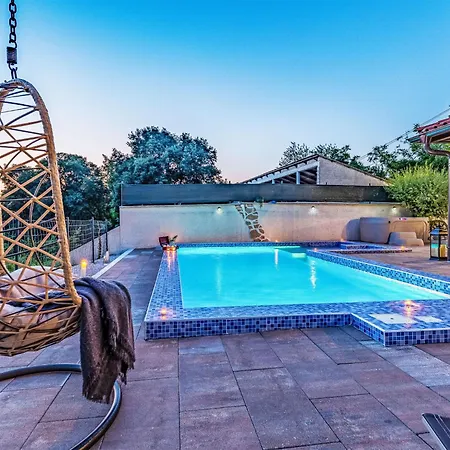 Casa Lea Istriana With Pool And Whirlpool By Interhome Nyaraló *