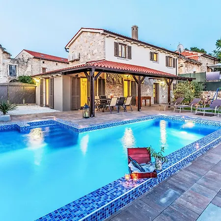 Casa Lea Istriana With Pool And Whirlpool By Interhome *