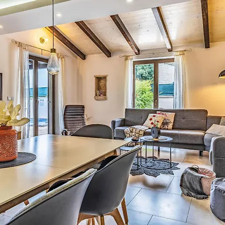 Casa Lea Istriana With Pool And Whirlpool By Interhome