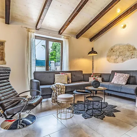 Nyaraló Casa Lea Istriana With Pool And Whirlpool By Interhome